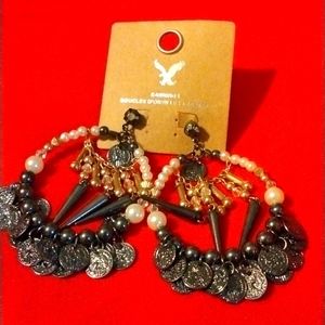 Black with white pearl stones gunmetal in Gold Setting💥